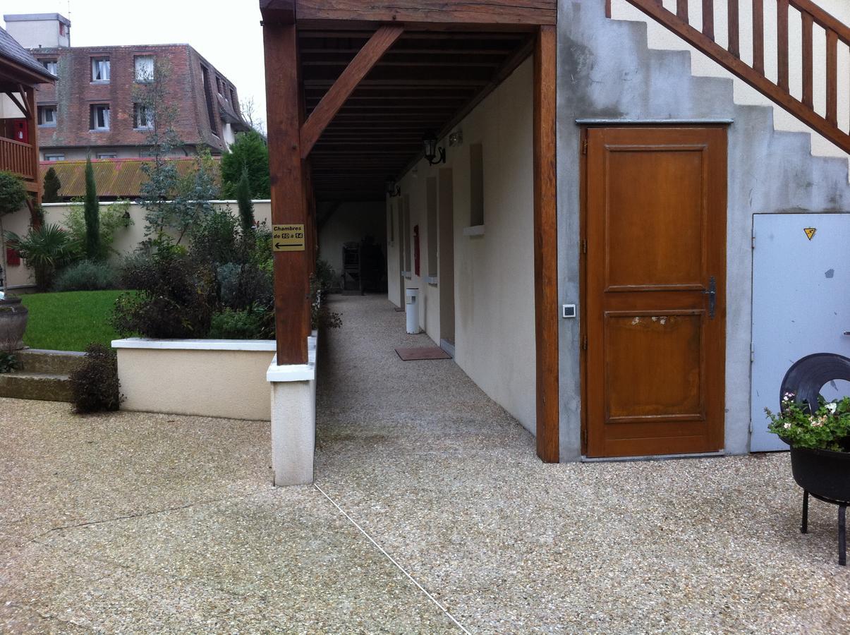 Hôtel De Normandie Conches-en-Ouche Exterior foto